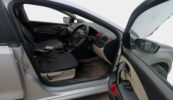 2012 Volkswagen Polo COMFORTLINE 1.2L, Diesel, Manual, 2,39,189 km, interior