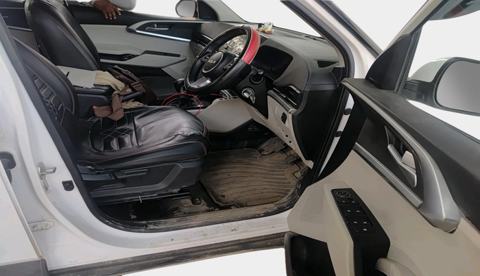 2023 KIA CARENS PRESTIGE 1.5 PETROL 7 STR, Petrol, Manual, 27,760 km, interior