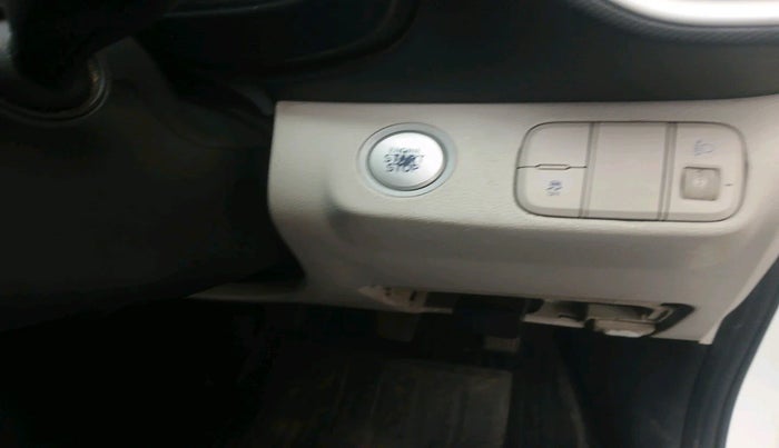 2022 Hyundai VENUE SX 1.5 CRDI, Diesel, Manual, 57,325 km, interior