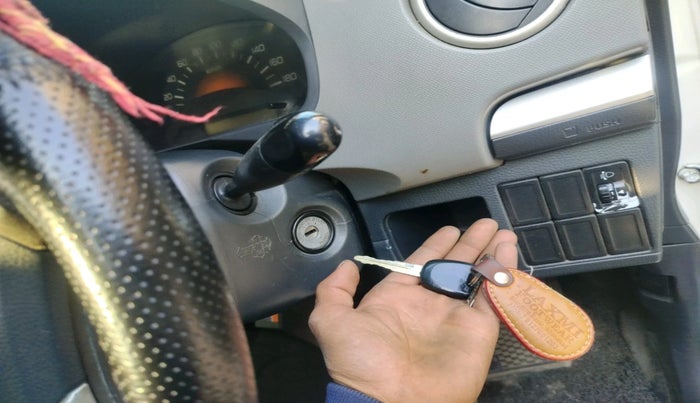 2011 Maruti Wagon R 1.0 LXI, Petrol, Manual, 89,775 km, interior