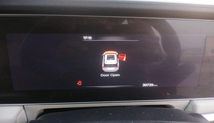 2022 Mahindra XUV700 AX 7 LUXURY D AWD AT 7 STR, Diesel, Automatic, 39,739 km, interior