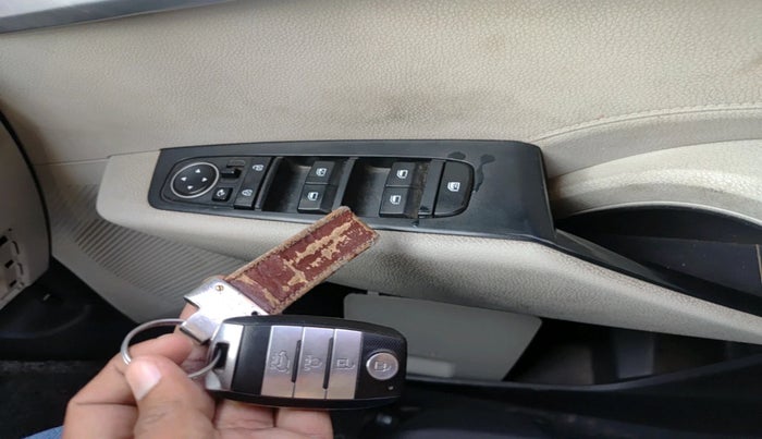 2023 KIA CARENS PRESTIGE PLUS 1.5 IMT DIESEL 7 STR, Diesel, Manual, 42,213 km, interior