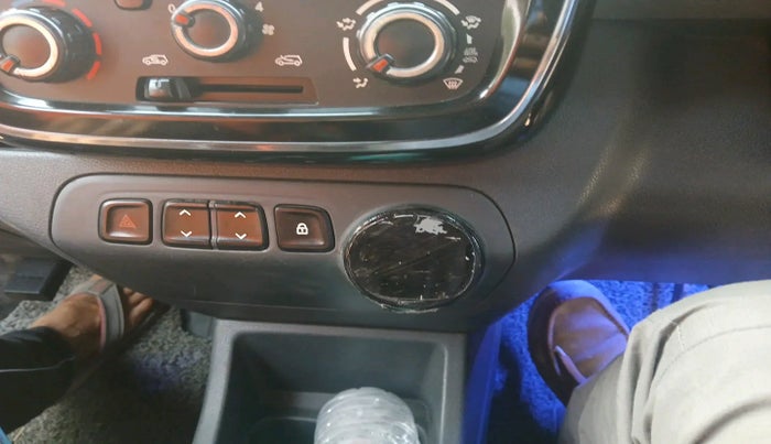 2016 Renault Kwid RXT 0.8, Petrol, Manual, 70,457 km, interior