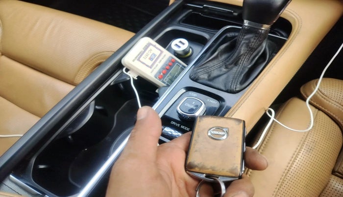 2017 Volvo V90 CROSS COUNTRY D5 INSCRIPTION , Diesel, Automatic, 1,17,345 km, interior