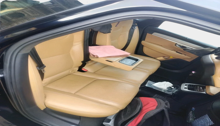 2017 Volvo V90 CROSS COUNTRY D5 INSCRIPTION , Diesel, Automatic, 1,17,345 km, interior