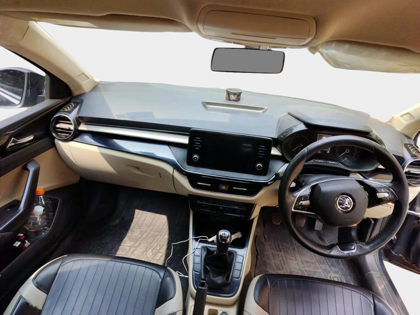 2022 Skoda SLAVIA AMBITION 1.0L TSI MT, Petrol, Manual, 48,566 km, interior