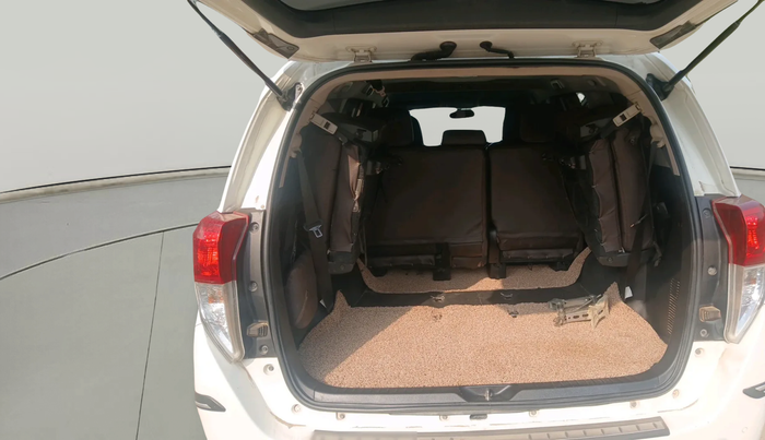 2022 Toyota Innova Crysta 2.4 G 8 STR, Diesel, Manual, 98,413 km, exterior