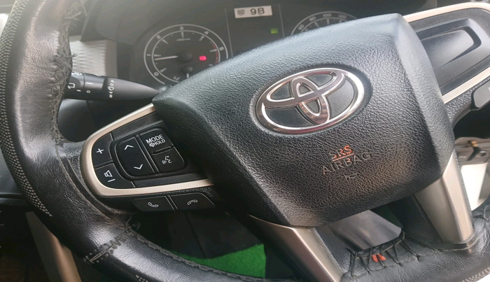 2022 Toyota Innova Crysta 2.4 G 8 STR, Diesel, Manual, 98,413 km, interior