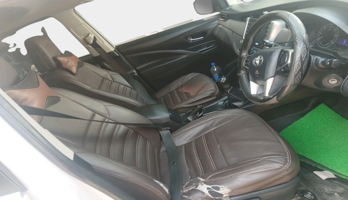 2022 Toyota Innova Crysta 2.4 G 8 STR, Diesel, Manual, 98,413 km, interior