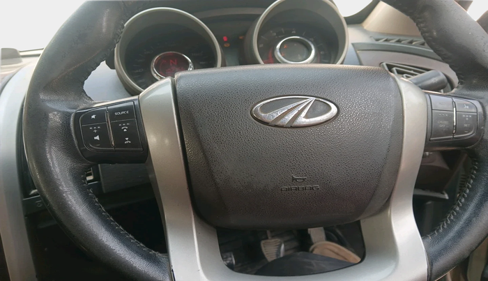 2011 Mahindra XUV500 W8, Diesel, Manual, 1,02,756 km, interior