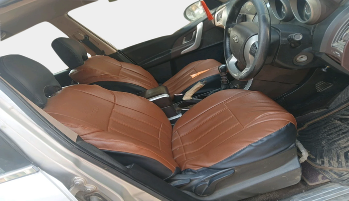 2011 Mahindra XUV500 W8, Diesel, Manual, 1,02,756 km, interior