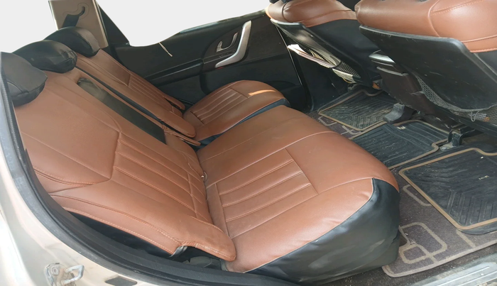 2011 Mahindra XUV500 W8, Diesel, Manual, 1,02,756 km, interior