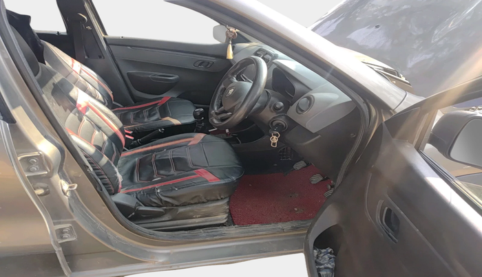 2017 Renault Kwid RXT 0.8, Petrol, Manual, 1,05,788 km, interior