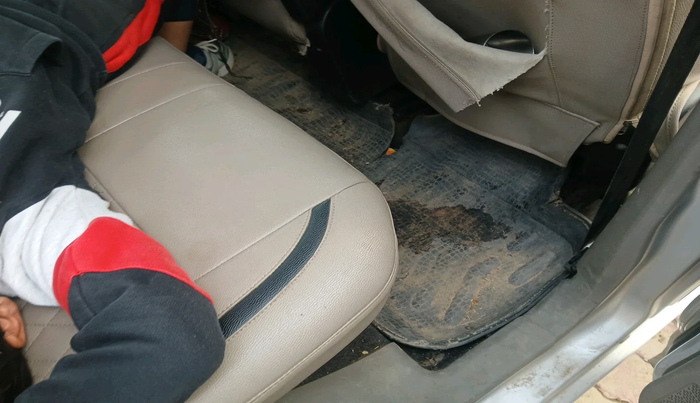 2016 Mahindra Kuv100 K2 6 STR, Petrol, Manual, 89,508 km, interior