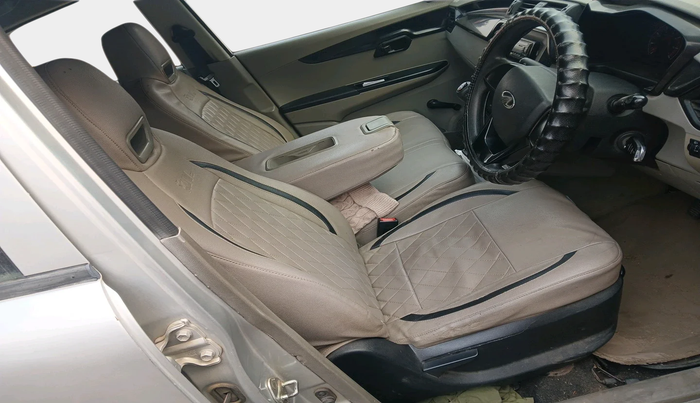 2016 Mahindra Kuv100 K2 6 STR, Petrol, Manual, 89,508 km, interior