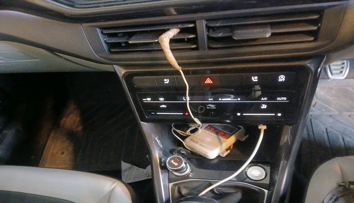 2022 Volkswagen TAIGUN TOPLINE 1.0 TSI MT, Petrol, Manual, 30,119 km, interior