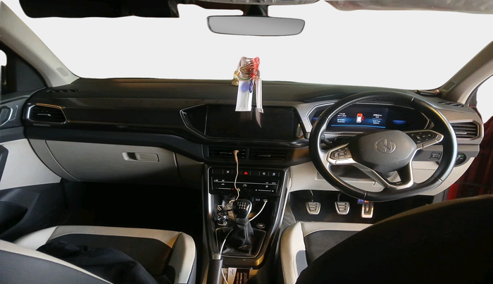 2022 Volkswagen TAIGUN TOPLINE 1.0 TSI MT, Petrol, Manual, 30,119 km, interior