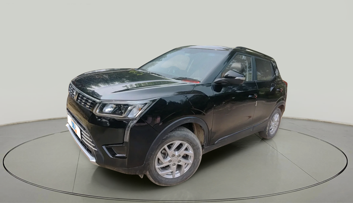 2023 Mahindra XUV300 W8 1.5 DIESEL, Diesel, Manual, 26,363 km, exterior
