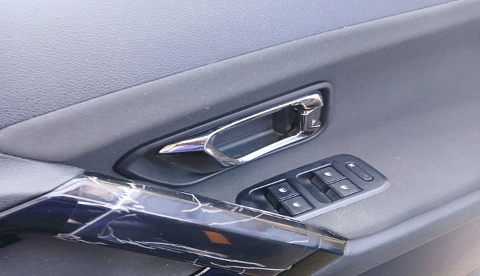 2023 Tata Safari XT PLUS DARK EDITION, Diesel, Manual, 12,311 km, interior