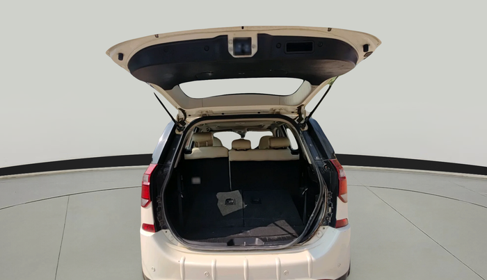 2019 Mahindra XUV500 W9, Diesel, Manual, 1,10,737 km, exterior