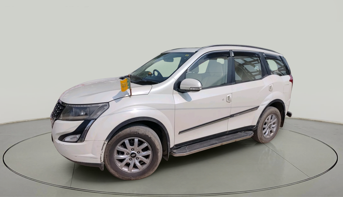 2019 Mahindra XUV500 W9, Diesel, Manual, 1,10,737 km, exterior