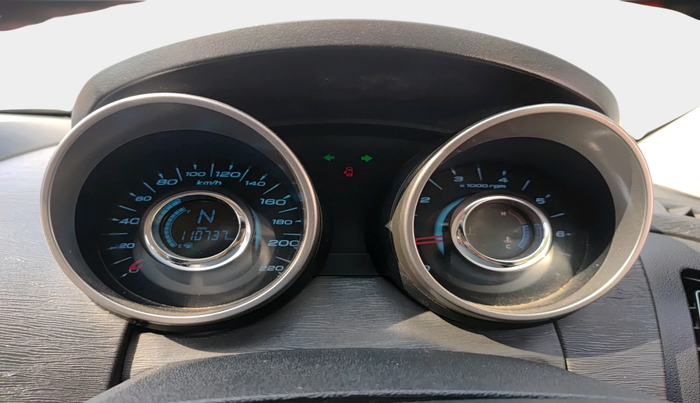 2019 Mahindra XUV500 W9, Diesel, Manual, 1,10,737 km, interior