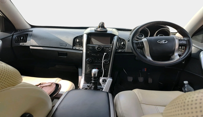 2019 Mahindra XUV500 W9, Diesel, Manual, 1,10,737 km, interior