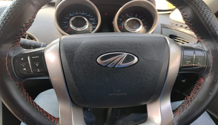 2019 Mahindra XUV500 W9, Diesel, Manual, 1,10,737 km, interior