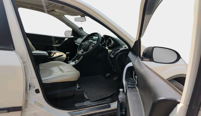2019 Mahindra XUV500 W9, Diesel, Manual, 1,10,737 km, interior