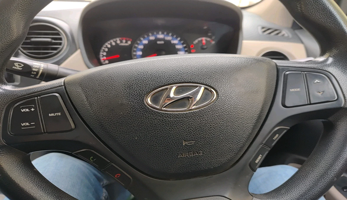 2016 Hyundai Xcent S 1.2, Petrol, Manual, 70,810 km, interior