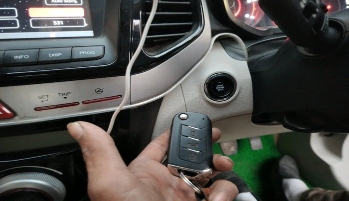 2022 Mahindra XUV300 W8 1.5 DIESEL, Diesel, Manual, 91,940 km, interior