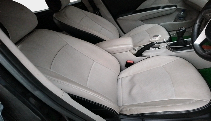 2022 Mahindra XUV300 W8 1.5 DIESEL, Diesel, Manual, 91,940 km, interior