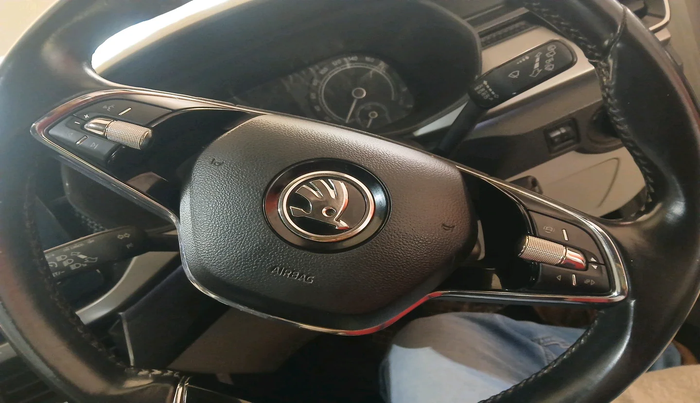 2022 Skoda KUSHAQ AMBITION 1.0L TSI MT, Petrol, Manual, 34,349 km, interior