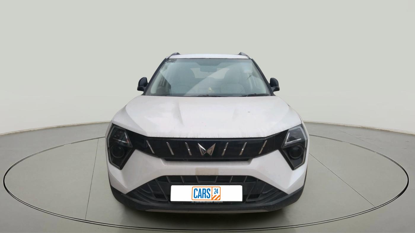 2024 Mahindra XUV 3XO AX5 1.2 L TCMPFI AT, Petrol, Automatic, 17,454 km, exterior