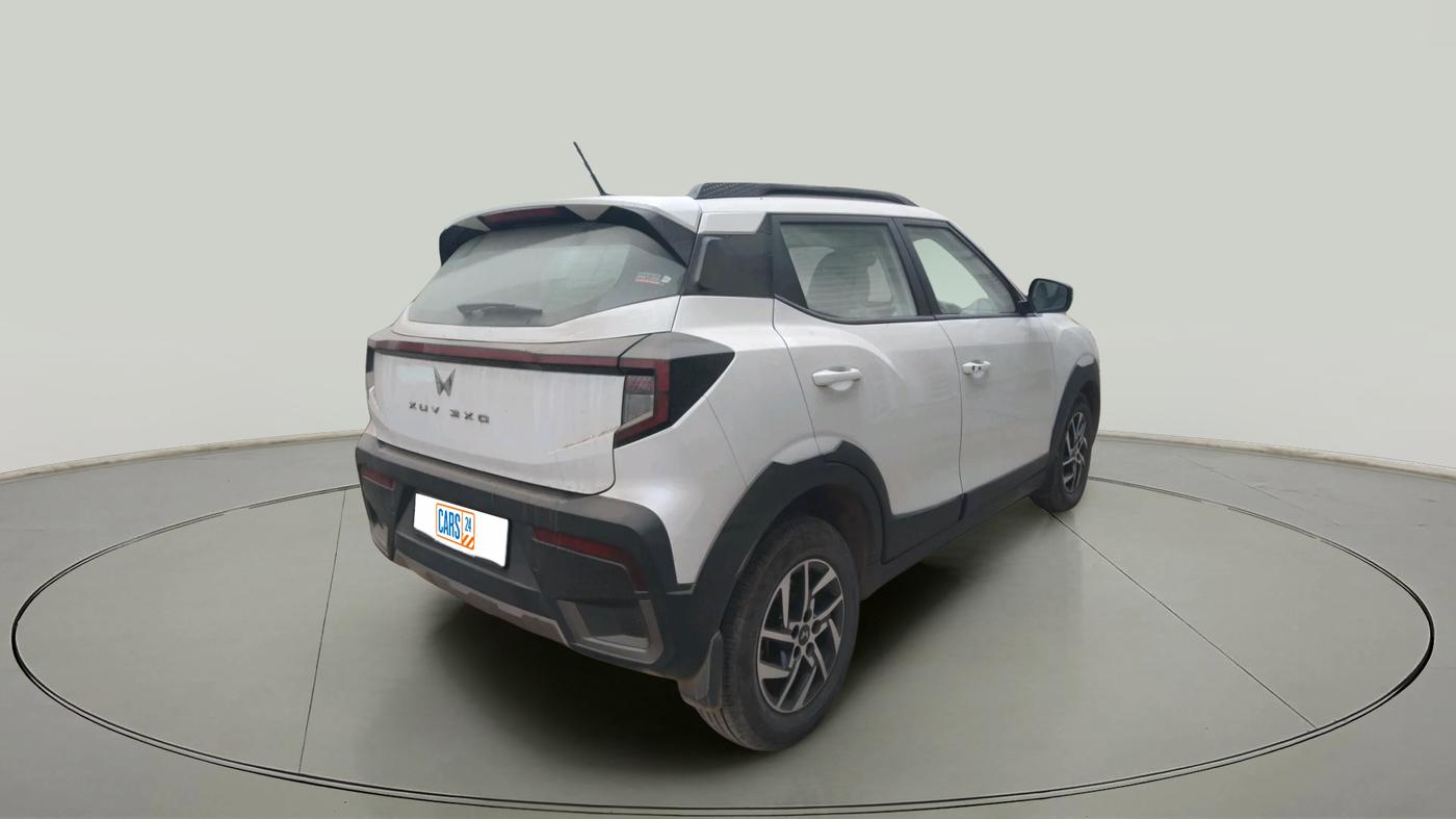 2024 Mahindra XUV 3XO AX5 1.2 L TCMPFI AT, Petrol, Automatic, 17,454 km, exterior