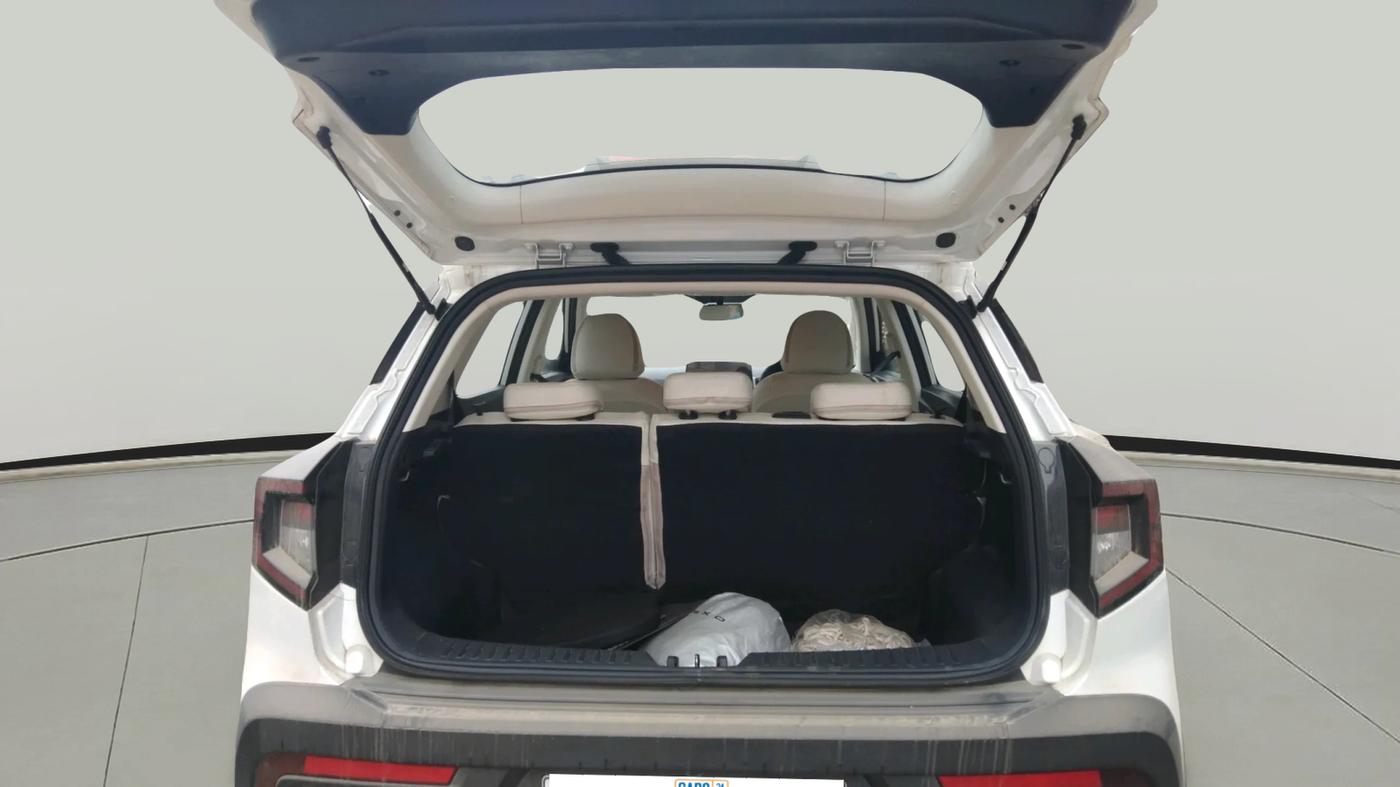 2024 Mahindra XUV 3XO AX5 1.2 L TCMPFI AT, Petrol, Automatic, 17,454 km, exterior