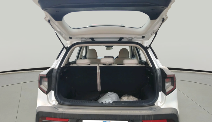 2024 Mahindra XUV 3XO AX5 1.2 L TCMPFI AT, Petrol, Automatic, 17,454 km, exterior