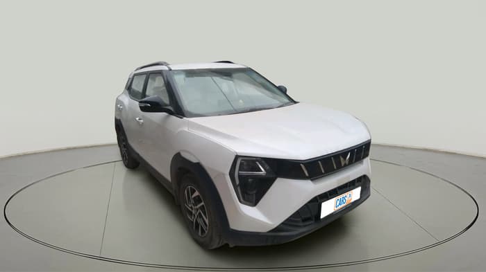 2024 Mahindra XUV 3XO AX5 1.2 L TCMPFI AT, Petrol, Automatic, 17,454 km, exterior