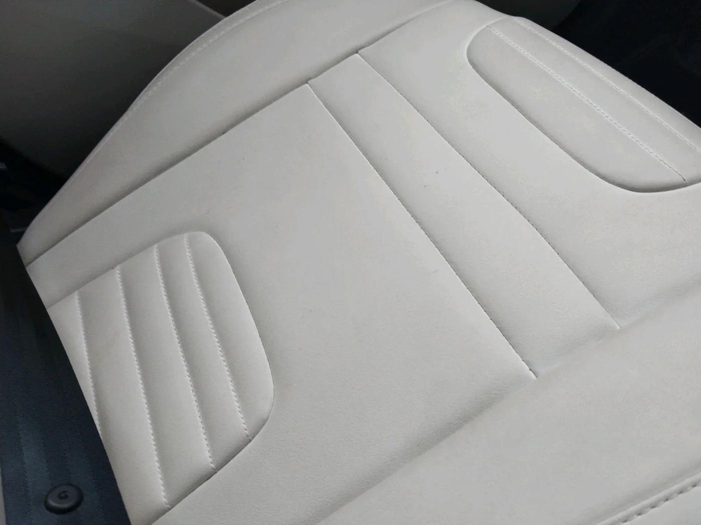2024 Mahindra XUV 3XO AX5 1.2 L TCMPFI AT, Petrol, Automatic, 17,454 km, interior