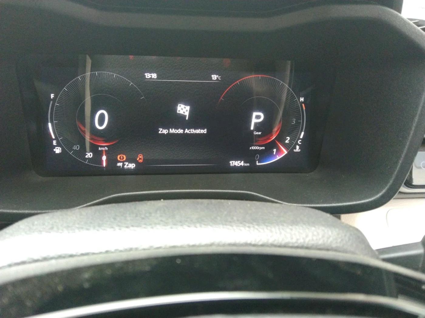 2024 Mahindra XUV 3XO AX5 1.2 L TCMPFI AT, Petrol, Automatic, 17,454 km, interior