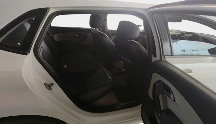 2014 Volkswagen Polo HIGHLINE1.2L, Petrol, Manual, 99,994 km, interior