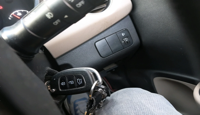 2017 Hyundai Xcent SX 1.2, Petrol, Manual, 95,843 km, interior