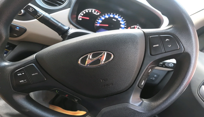 2017 Hyundai Xcent SX 1.2, Petrol, Manual, 95,843 km, interior