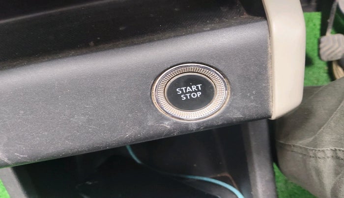 2023 Renault TRIBER RXZ, Petrol, Manual, 44,733 km, interior