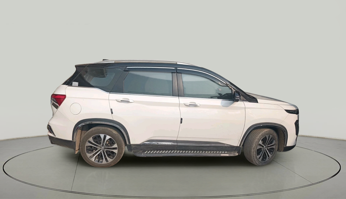 2022 MG HECTOR PLUS SHARP 1.5 TURBO HYBRID MT 6-STR DUAL TONE, Petrol, Manual, 30,783 km, exterior