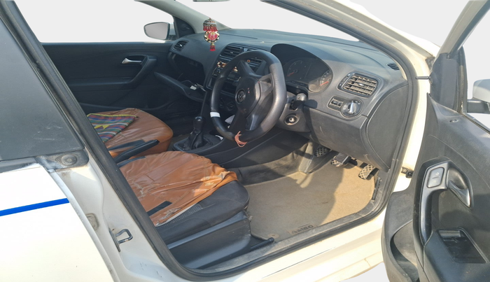 2017 Volkswagen Ameo TRENDLINE 1.5L, Diesel, Manual, 2,00,254 km, interior