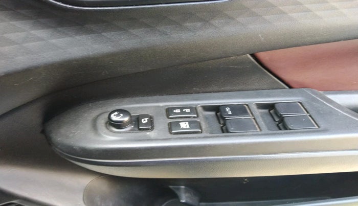 2024 Maruti Swift VXi, Petrol, Manual, 13,163 km, interior