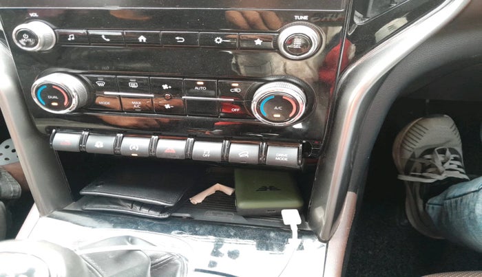 2025 Mahindra SCORPIO-N Z8 L DIESEL MT 2WD 7 STR, Diesel, Manual, 25,680 km, interior