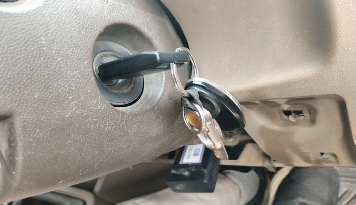 2014 Mahindra Bolero SLX BS IV, Diesel, Manual, 1,66,122 km, interior