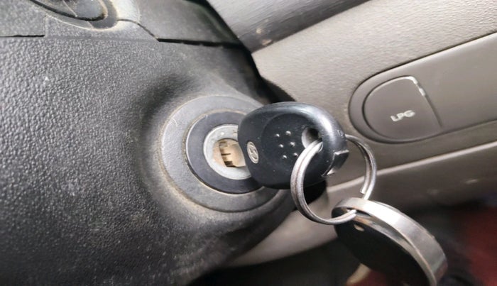 2012 Hyundai i10 ERA 1.1 LPG, Petrol, Manual, 1,10,383 km, interior